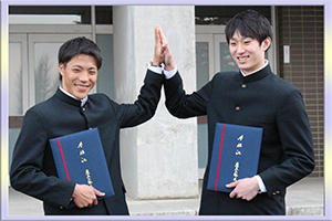 Keio-University-in-Japan-to-celebrate-diploma-日本庆应义塾大学毕业照