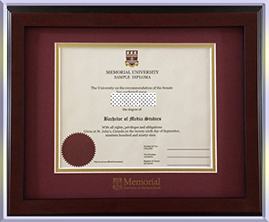 Memorial-University-of-Newfoundland-diploma-纽芬兰纪念大学毕业照