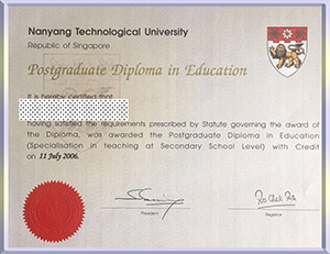 Nanyang-Technological-University,-diploma-新加坡南洋理工大学毕业照