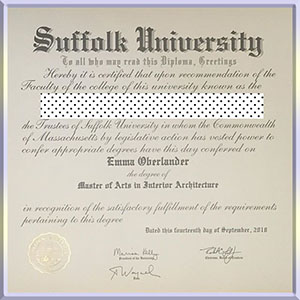 Suffolk-University-diploma-萨福克大学毕业照