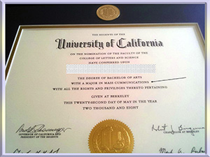 University-of-California,-diploma-加州大学伯克利分校毕业照