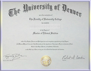 University-of-Denver-diploma-丹佛大学毕业照