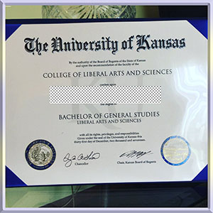 University-of-Kansas,-diploma-堪萨斯大学毕业照