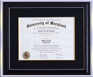 University-of-Maryland,-diploma-马里兰大学毕业照