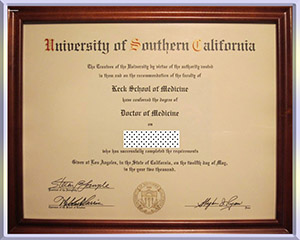 University-of-Southern-California,-diploma-南加州大学毕业照
