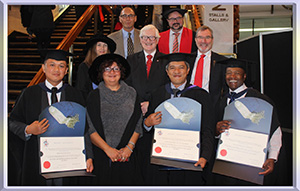 in-New-Zealand-Massey-University-diploma-新西兰梅西大学毕业照